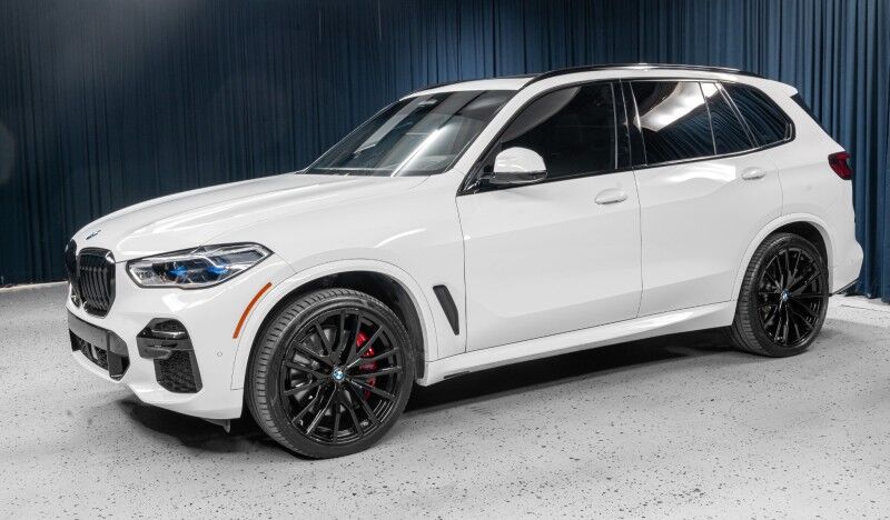 2022 BMW X5 M50i Sports Activity SUV