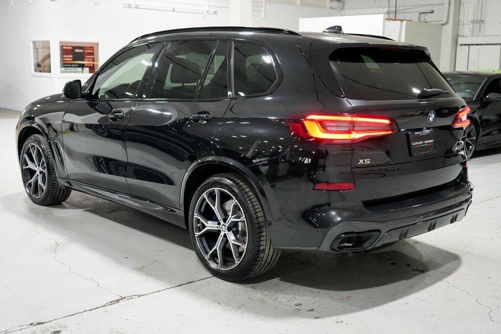 2022 BMW X5 M50i