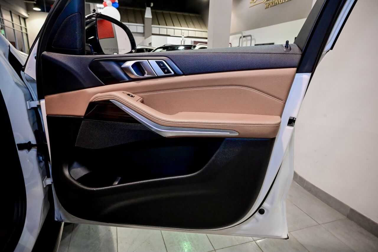 2022 BMW X5 xDrive40i, Leather, Premium and Park Assist Pkg, Rear Shades, Glass Control Springfield NJ