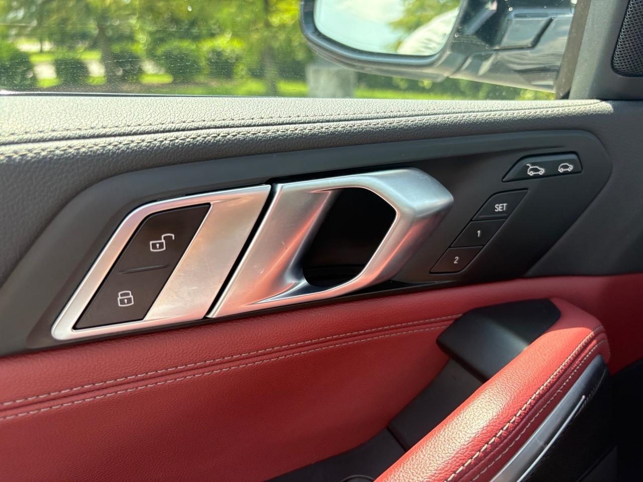 2022 BMW X6 xDrive40i, HEADS-UP DISPLAY, POWER LIFTGATE, HEATED FRONT & REAR SEATS, APPLE CARPLAY/ANDROID AUTO, PANORAMIC MOONROOF, LANE KEEP ASSIST, BLIND SPOT ALERT, VIRGINIA OWNED, ONLY 1 OWNER, LOW MILEAGE, CLEAN CERTIFIED CARFAX, RIDE IN LUXURY THIS SUMMER! Virginia Beach VA