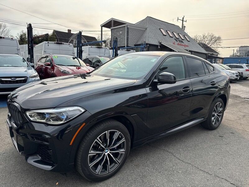 2022 BMW X6 xDrive40i w/ M Sport Package