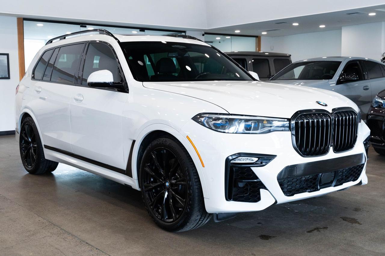 2022 BMW X7 M50i