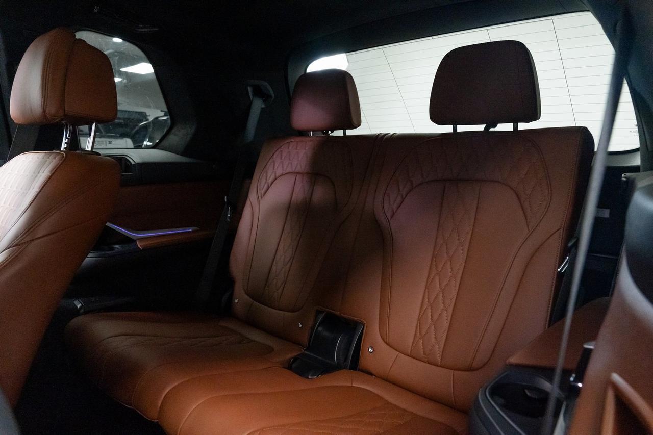 2022 BMW X7 M50i Luxury Seating Package Rear Captains Chairs Execut Portland OR