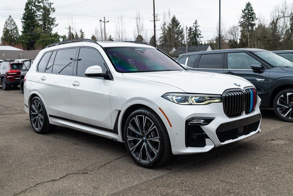 2022 BMW X7 M50i