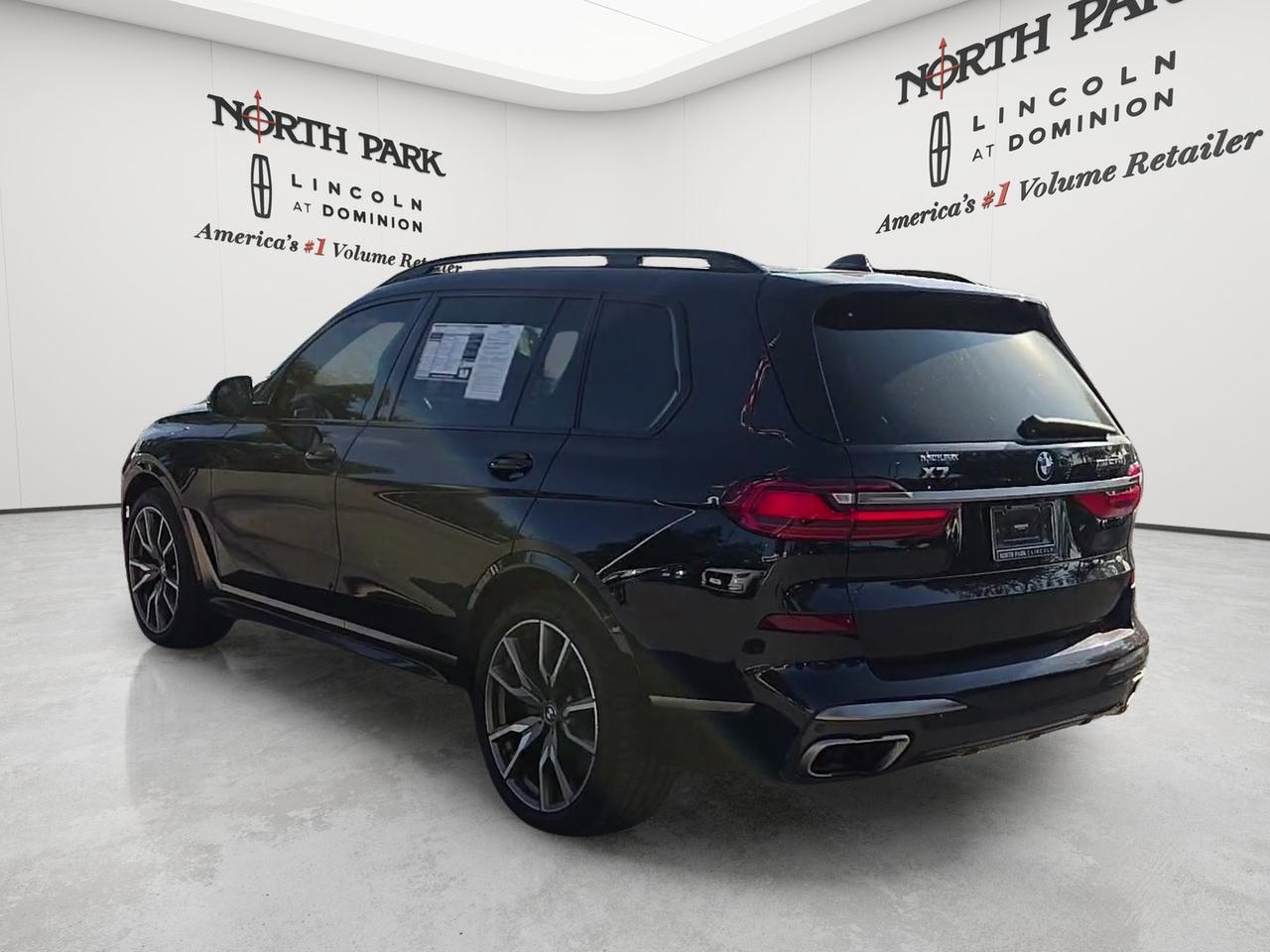 2022 BMW X7 M50i