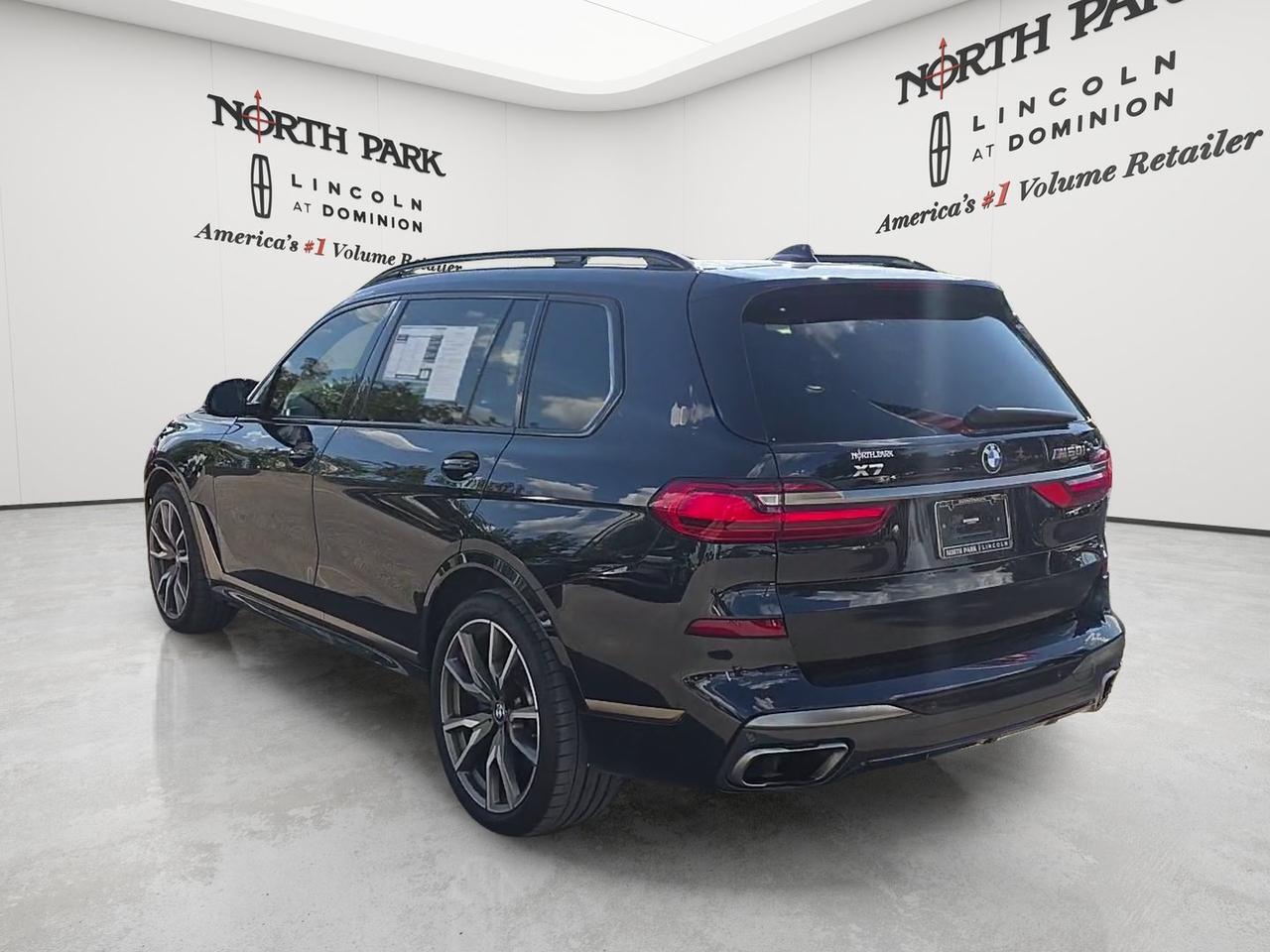 2022 BMW X7 M50i