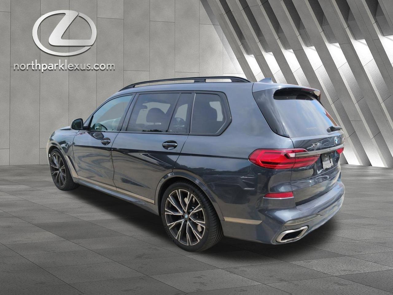 2022 BMW X7 M50i
