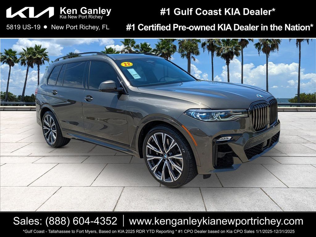 2022 BMW X7 M50i