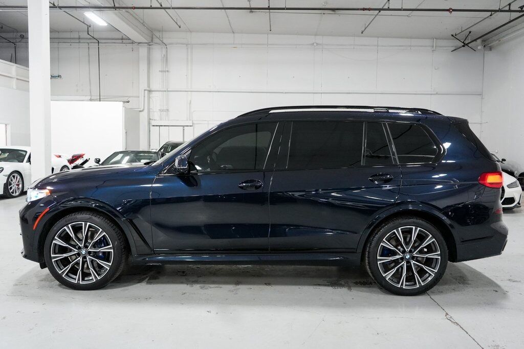 2022 BMW X7 M50i