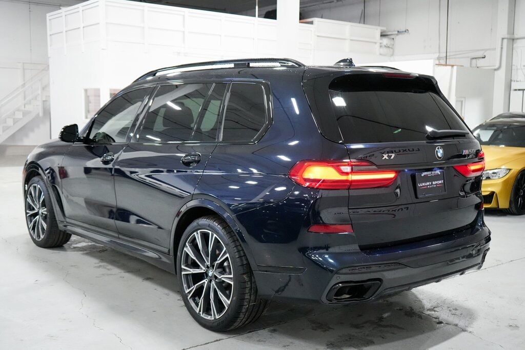 2022 BMW X7 M50i