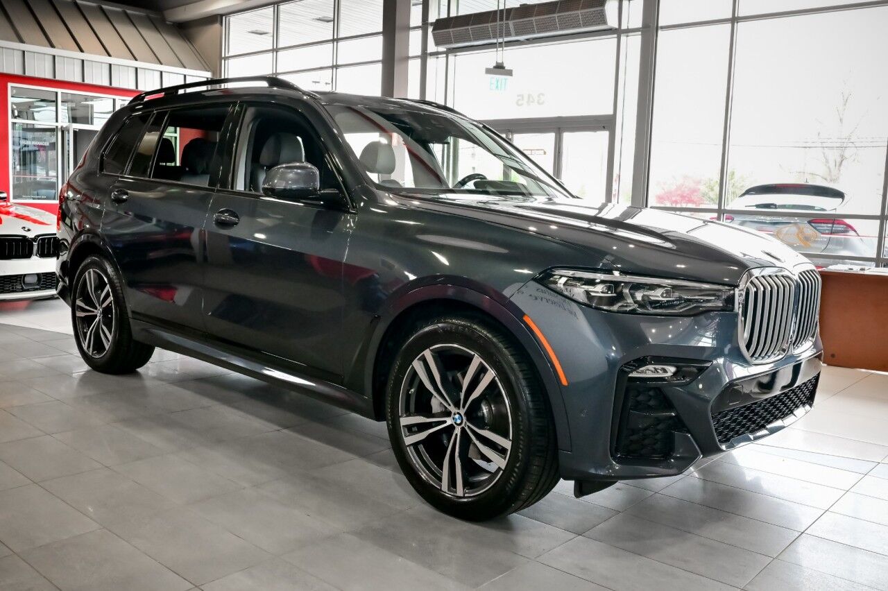 2022 BMW X7 xDrive40i, M-Sport, Park Assist, Shadowline Pkg, Leather Seats