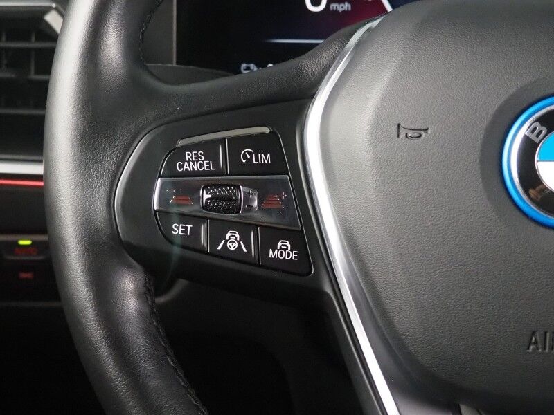 2022 BMW i4 eDrive40 Gran Coupe *DRIVING ASSIST PRO PKG, HEADS-UP DISPLAY, NAVIGATION, CURVED DISPLAY, ADAPTIVE CRUISE, 360 VIEW CAMERAS, MOONROOF, HEATED SEATS/STEERING, COMFORT ACCESS, ANDROID & APPLE Round Rock TX