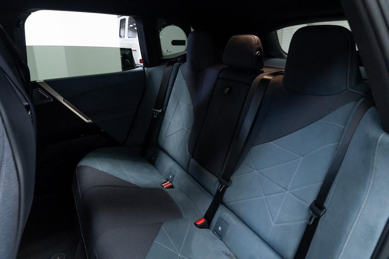 2022 BMW iX xDrive50 1 Owner Bowers &amp; Wilkins Audio Massage Seats Portland OR