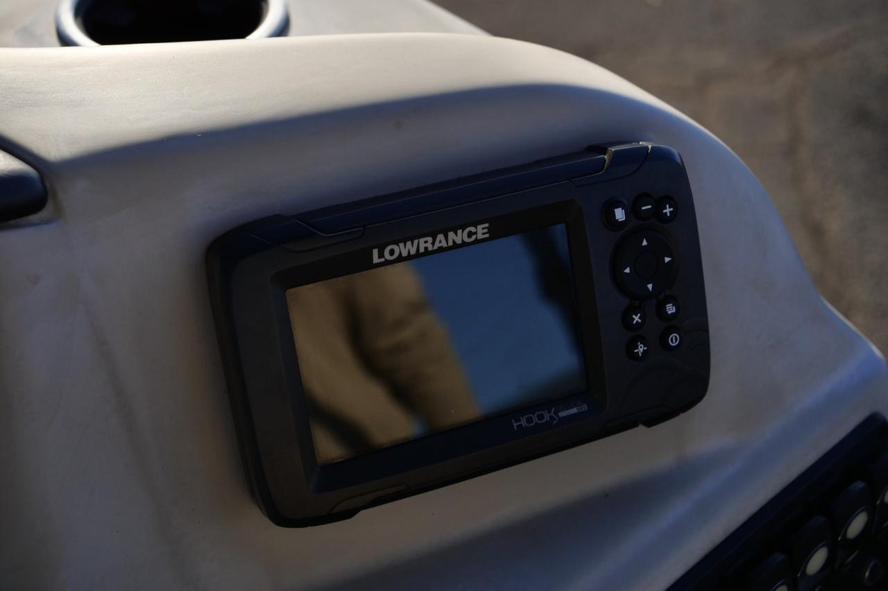 2022 Barletta Cabrio Ultra Lounge C22UC / Tri-Toon / Power Top / Co Captain Chair! Lincolnton NC