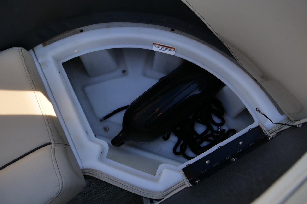 2022 Barletta Cabrio Ultra Lounge C22UC / Tri-Toon / Power Top / Co Captain Chair! Lincolnton NC