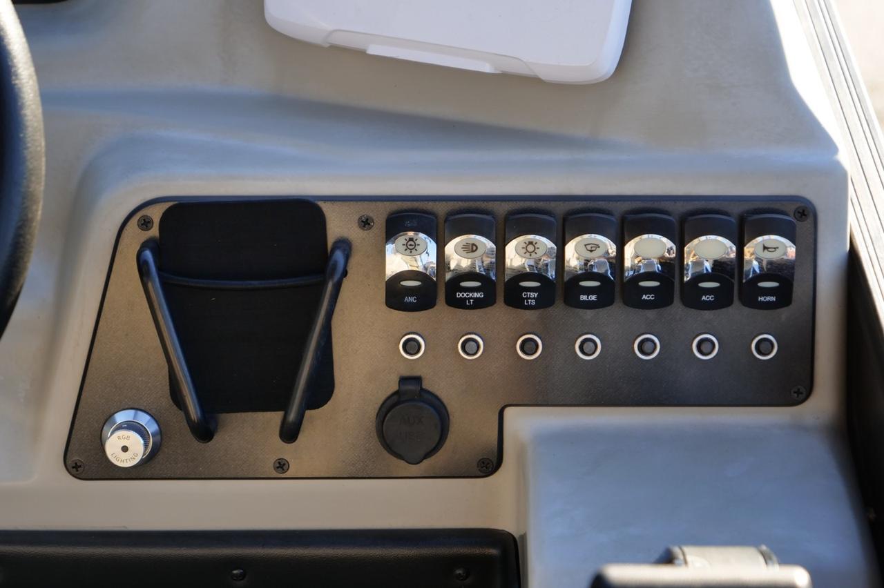 2022 Barletta Cabrio Ultra Lounge C22UC / Tri-Toon / Power Top / Co Captain Chair! Lincolnton NC