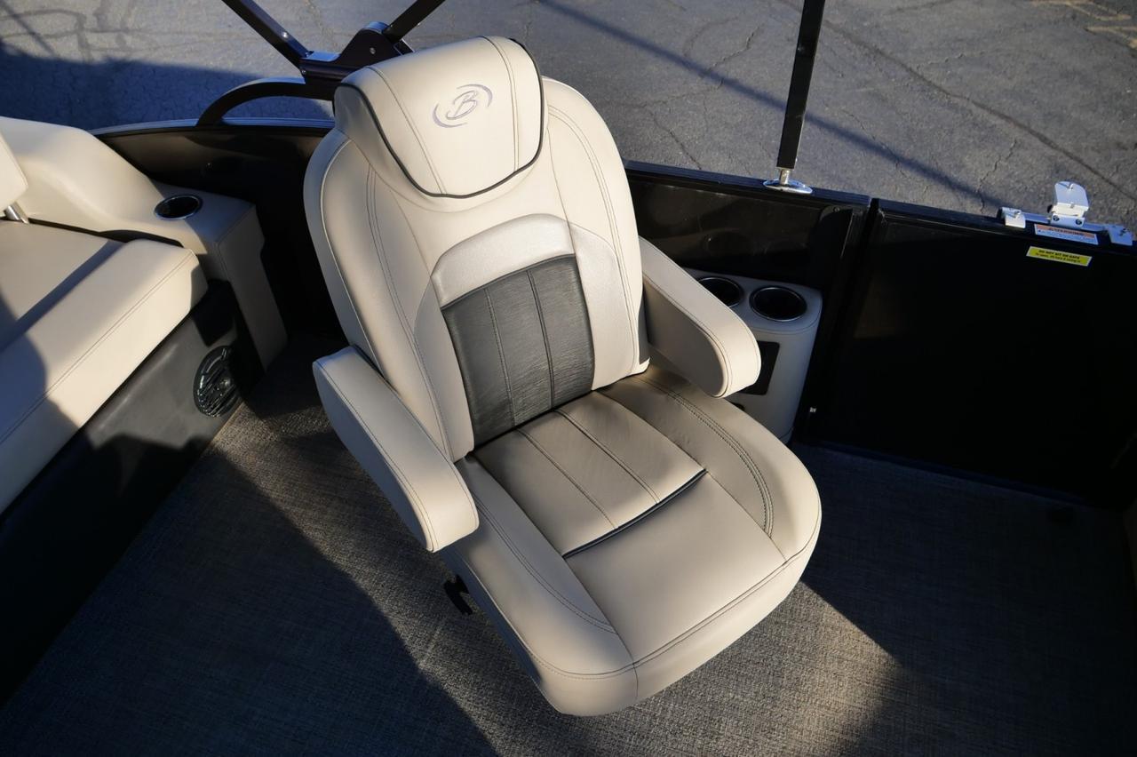 2022 Barletta Cabrio Ultra Lounge C22UC / Tri-Toon / Power Top / Co Captain Chair! Lincolnton NC