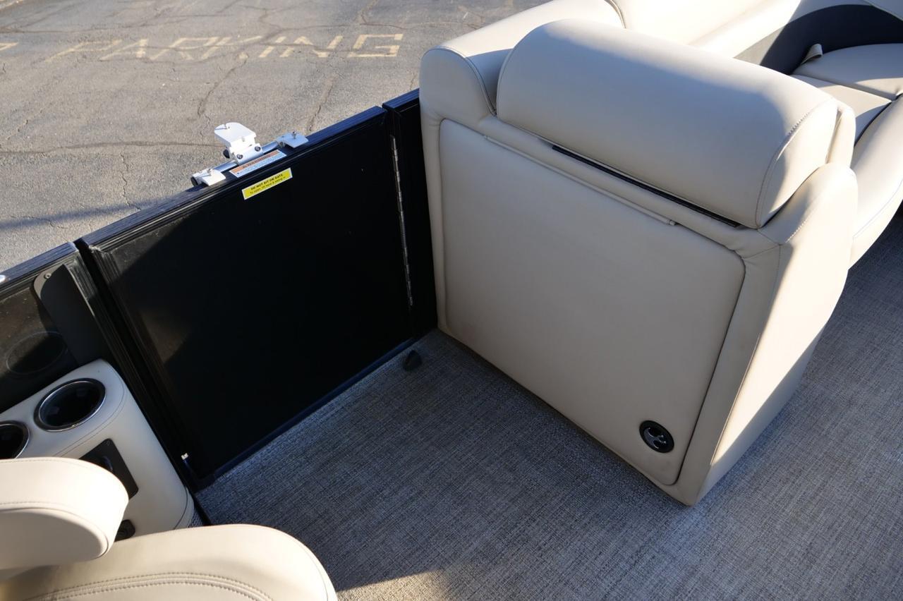 2022 Barletta Cabrio Ultra Lounge C22UC / Tri-Toon / Power Top / Co Captain Chair! Lincolnton NC