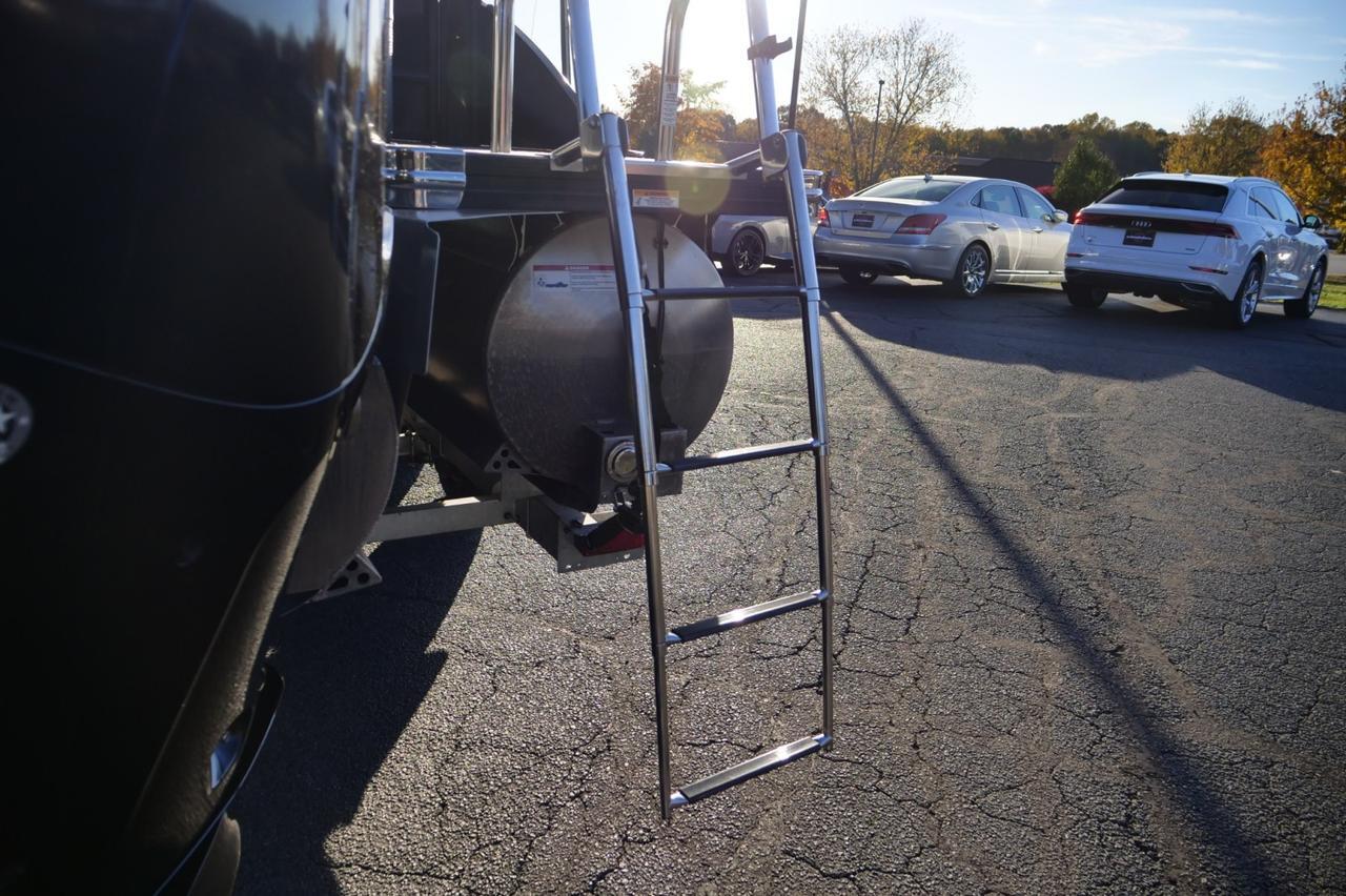 2022 Barletta Cabrio Ultra Lounge C22UC / Tri-Toon / Power Top / Co Captain Chair! Lincolnton NC