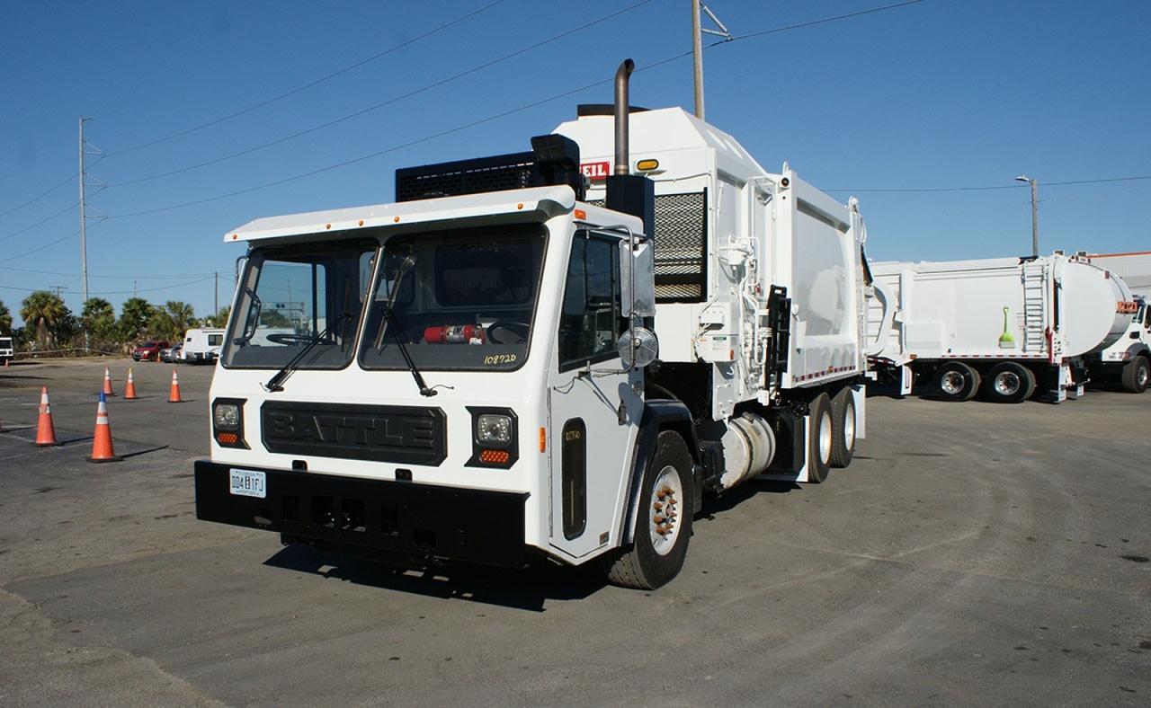 2022 Battle Motors LET2 28 yard Heil Side Loader Garbage Truck Tampa FL