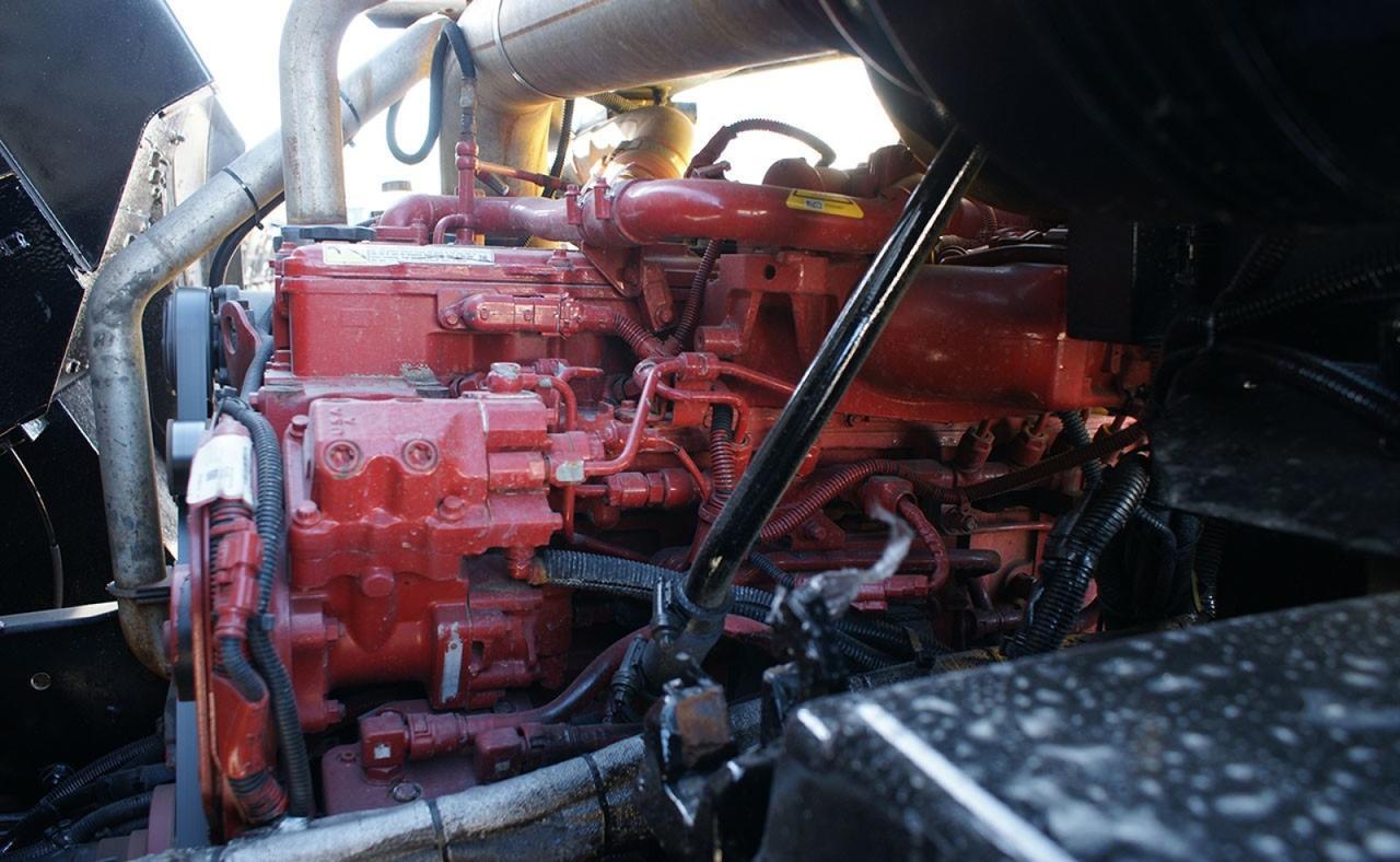 2022 Battle Motors LET2 28 yard Heil Side Loader Garbage Truck Tampa FL