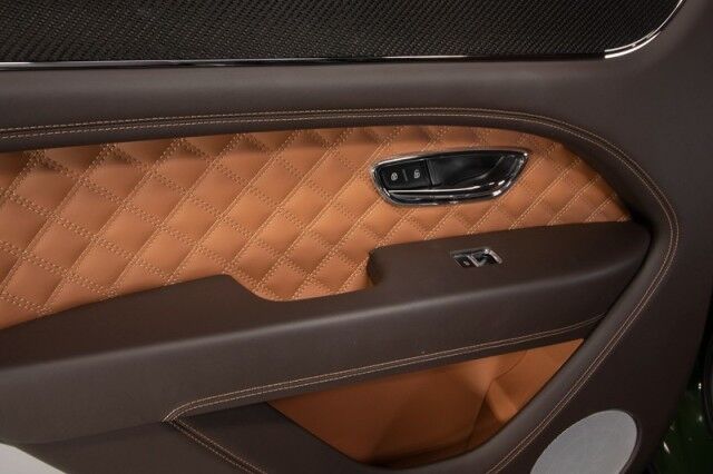 2022 Bentley Bentayga S ($265,285 MSRP!) *BRITISH RACING GREEN* *CARBON FIBER* *HUGE OPTION LIST* San Diego CA
