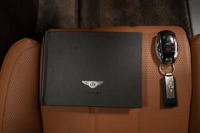 2022 Bentley Bentayga S ($265,285 MSRP!) *BRITISH RACING GREEN* *CARBON FIBER* *HUGE OPTION LIST* San Diego CA