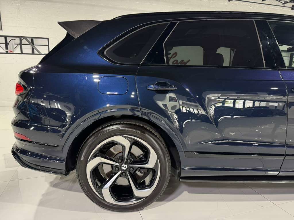 2022 Bentley Bentayga S Dark Sapphire paint, Blackline Specification, bespoke interior AND MUCH MORE!! Fort Lauderdale FL