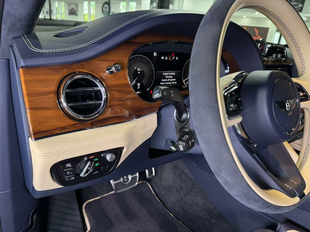 2022 Bentley Bentayga S Dark Sapphire paint, Blackline Specification, bespoke interior AND MUCH MORE!! Fort Lauderdale FL