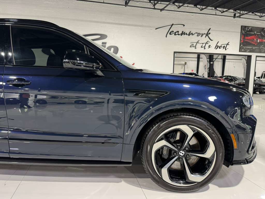 2022 Bentley Bentayga S Dark Sapphire paint, Blackline Specification, bespoke interior AND MUCH MORE!! Fort Lauderdale FL