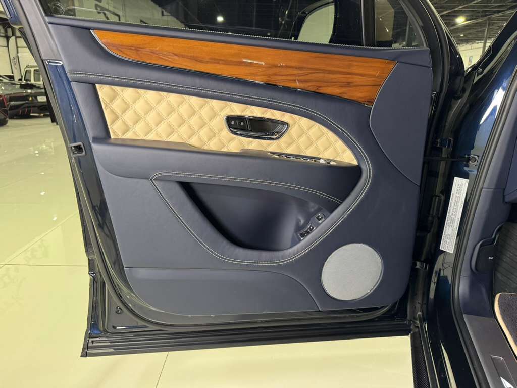 2022 Bentley Bentayga S Dark Sapphire paint, Blackline Specification, bespoke interior AND MUCH MORE!! Fort Lauderdale FL