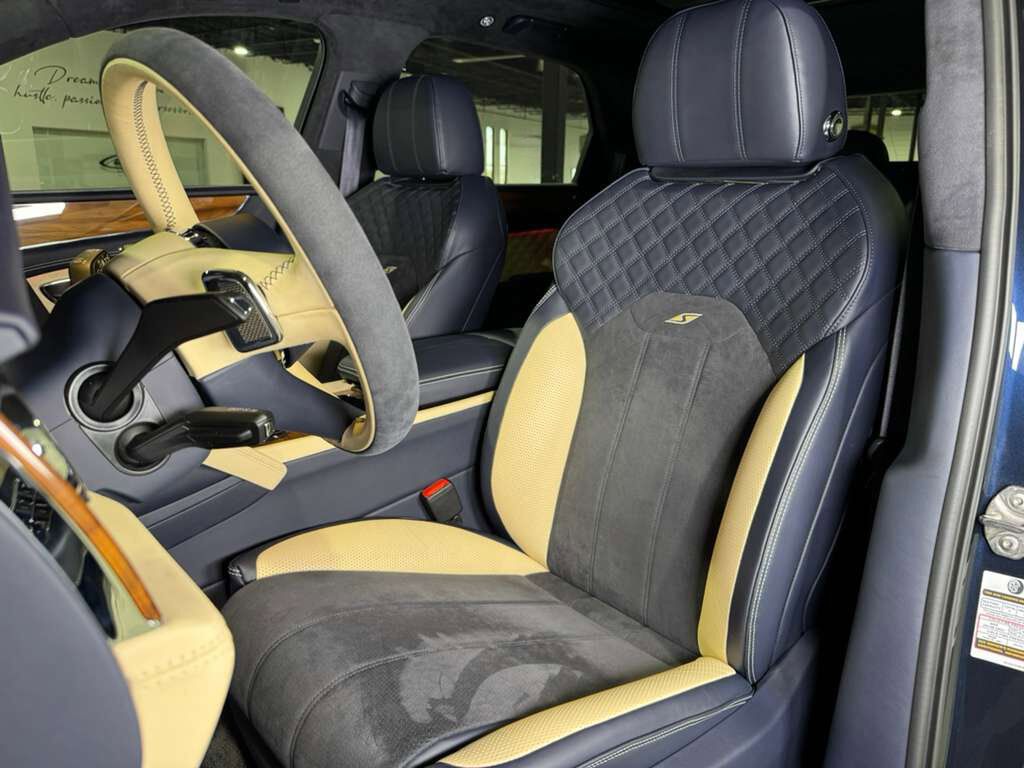 2022 Bentley Bentayga S Dark Sapphire paint, Blackline Specification, bespoke interior AND MUCH MORE!! Fort Lauderdale FL