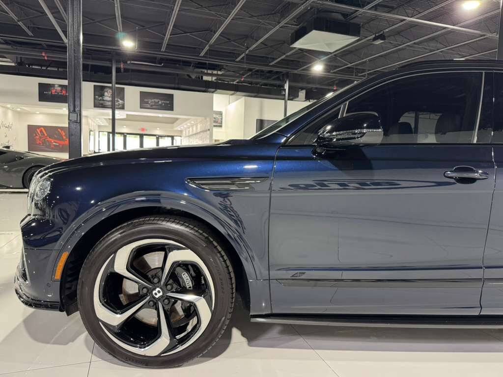 2022 Bentley Bentayga S Dark Sapphire paint, Blackline Specification, bespoke interior AND MUCH MORE!! Fort Lauderdale FL