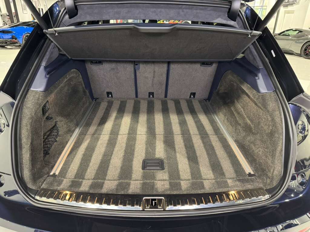 2022 Bentley Bentayga S Dark Sapphire paint, Blackline Specification, bespoke interior AND MUCH MORE!! Fort Lauderdale FL