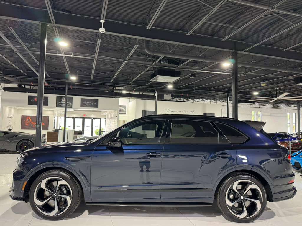 2022 Bentley Bentayga S Dark Sapphire paint, Blackline Specification, bespoke interior AND MUCH MORE!! Fort Lauderdale FL