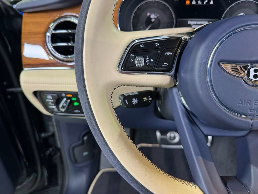 2022 Bentley Bentayga S Dark Sapphire paint, Blackline Specification, bespoke interior AND MUCH MORE!! Fort Lauderdale FL