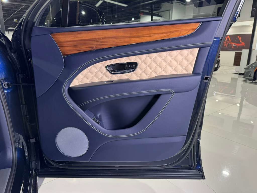2022 Bentley Bentayga S Dark Sapphire paint, Blackline Specification, bespoke interior AND MUCH MORE!! Fort Lauderdale FL