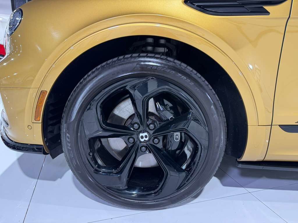 2022 Bentley Bentayga S Khamun By Mulliner,Blackline Specification,Naim audio system,rear executive seating AND MUCH MORE! Fort Lauderdale FL