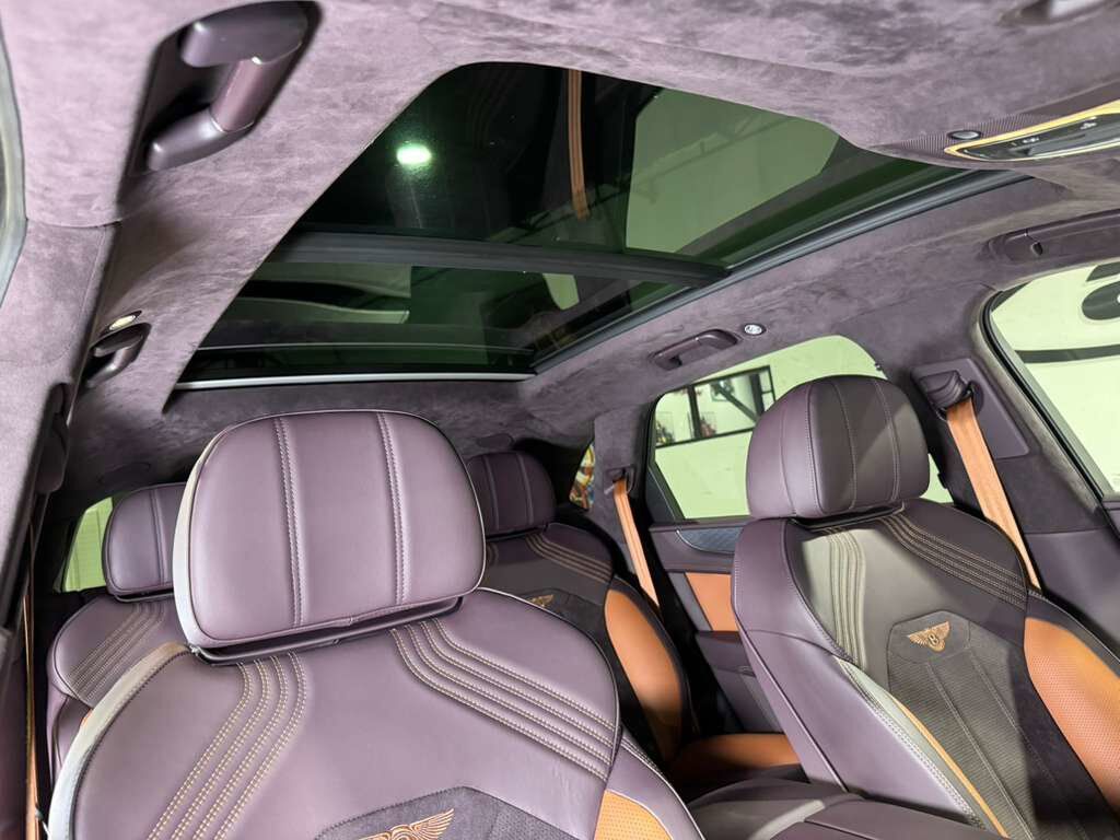 2022 Bentley Bentayga S Khamun By Mulliner,Blackline Specification,Naim audio system,rear executive seating AND MUCH MORE! Fort Lauderdale FL