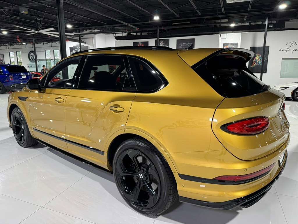 2022 Bentley Bentayga S Khamun By Mulliner,Blackline Specification,Naim audio system,rear executive seating AND MUCH MORE! Fort Lauderdale FL