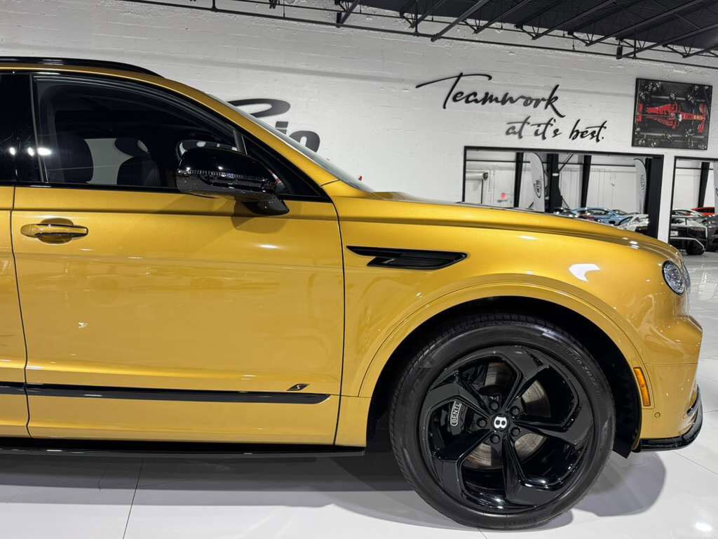 2022 Bentley Bentayga S Khamun By Mulliner,Blackline Specification,Naim audio system,rear executive seating AND MUCH MORE! Fort Lauderdale FL