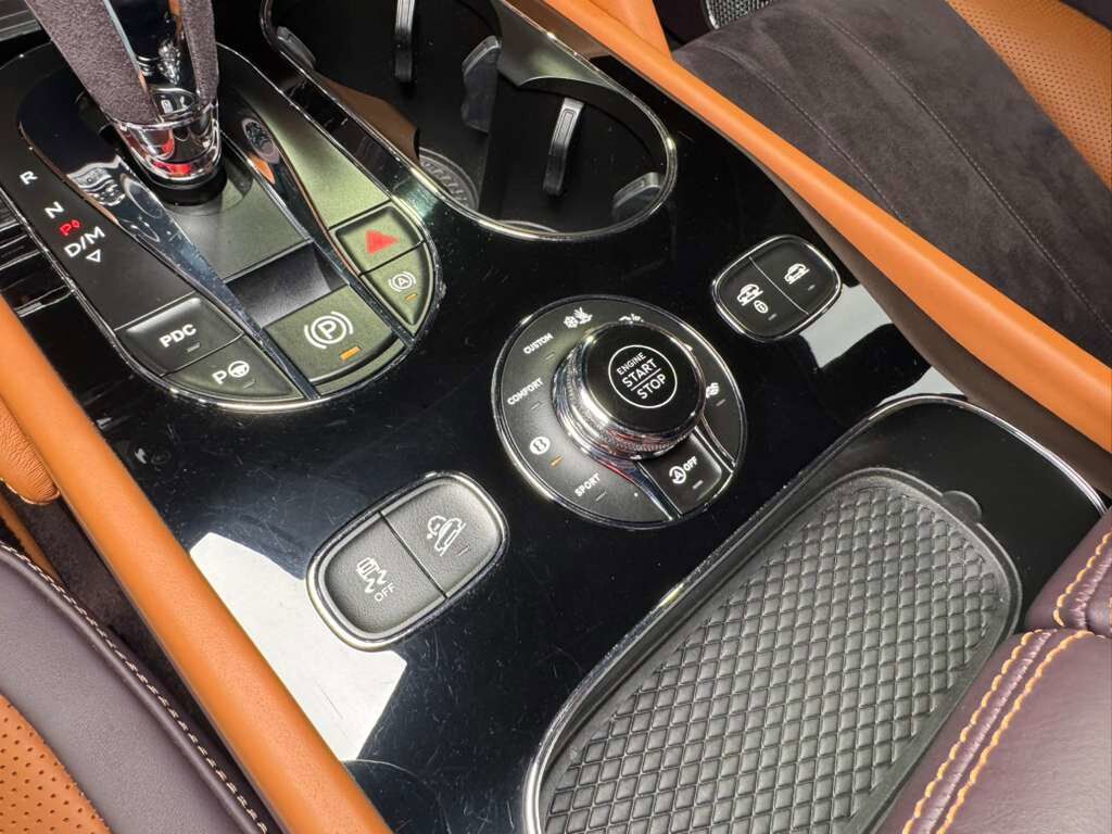2022 Bentley Bentayga S Khamun By Mulliner,Blackline Specification,Naim audio system,rear executive seating AND MUCH MORE! Fort Lauderdale FL