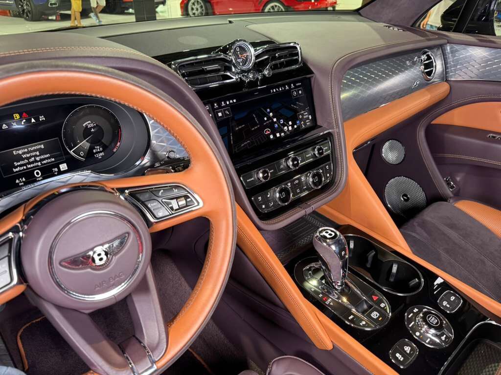 2022 Bentley Bentayga S Khamun By Mulliner,Blackline Specification,Naim audio system,rear executive seating AND MUCH MORE! Fort Lauderdale FL