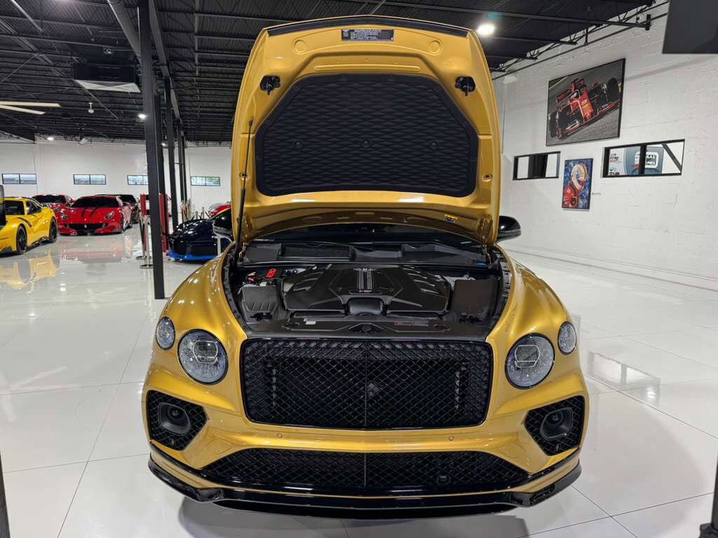 2022 Bentley Bentayga S Khamun By Mulliner,Blackline Specification,Naim audio system,rear executive seating AND MUCH MORE! Fort Lauderdale FL