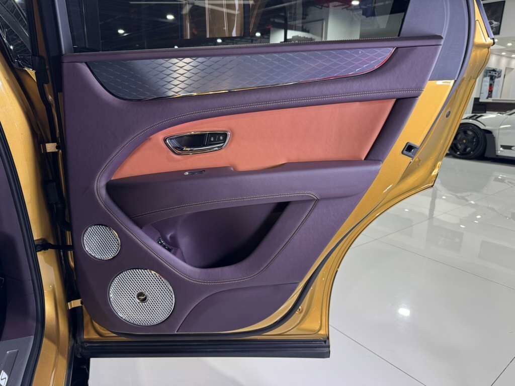 2022 Bentley Bentayga S Khamun By Mulliner,Blackline Specification,Naim audio system,rear executive seating AND MUCH MORE! Fort Lauderdale FL