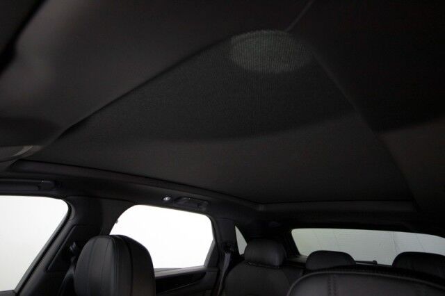 2022 Bentley Bentayga V8 ($224,985 MSRP) *BLACKLINE SPECIFICATION* *ONLY 6600 MILES* San Diego CA
