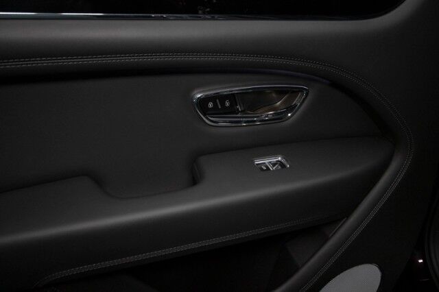 2022 Bentley Bentayga V8 ($224,985 MSRP) *BLACKLINE SPECIFICATION* *ONLY 6600 MILES* San Diego CA