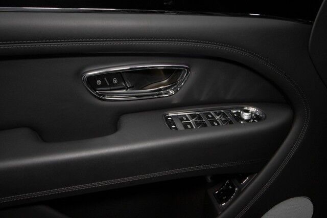 2022 Bentley Bentayga V8 ($224,985 MSRP) *BLACKLINE SPECIFICATION* *ONLY 6600 MILES* San Diego CA
