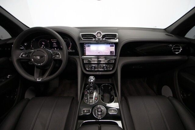 2022 Bentley Bentayga V8 ($224,985 MSRP) *BLACKLINE SPECIFICATION* *ONLY 6600 MILES* San Diego CA
