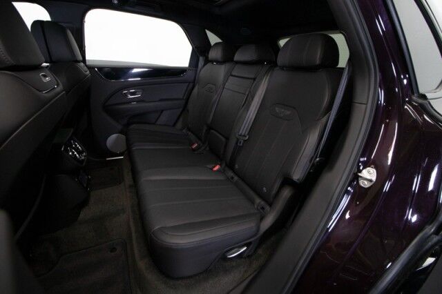 2022 Bentley Bentayga V8 ($224,985 MSRP) *BLACKLINE SPECIFICATION* *ONLY 6600 MILES* San Diego CA